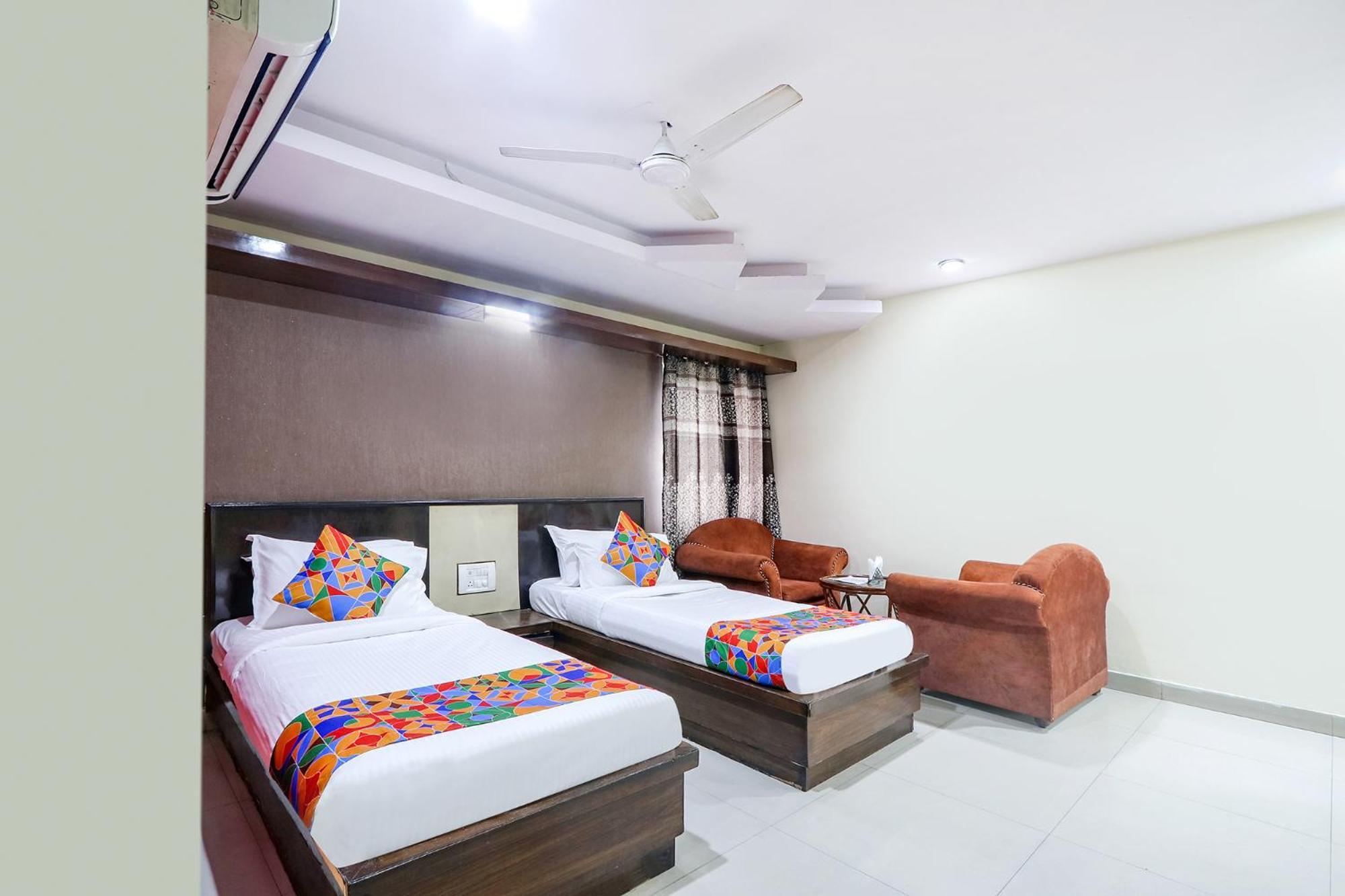 Fabhotel Royal Residency II - Nr Lakdikapul Metro Station Hyderabad Exterior foto